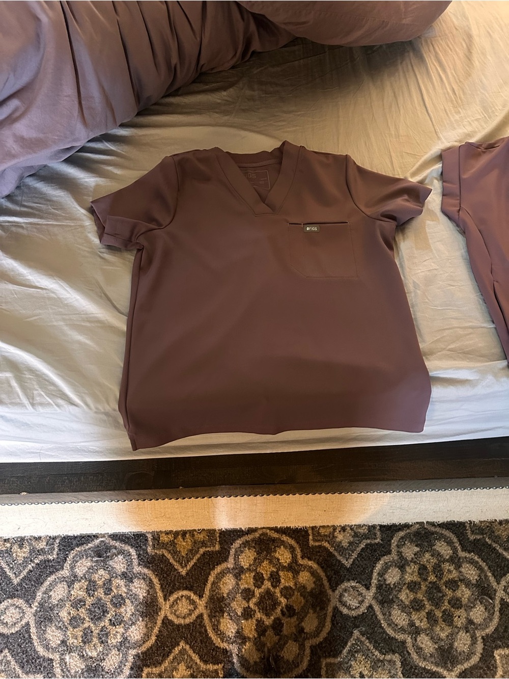 Women’s V-Neck Scrub Top - Mauve